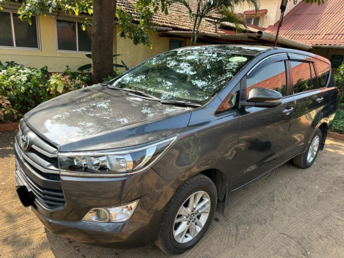 Toyota Crysta Used Cars in Dadar